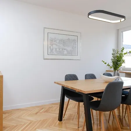 Skopljak + Free Garage Saraievo